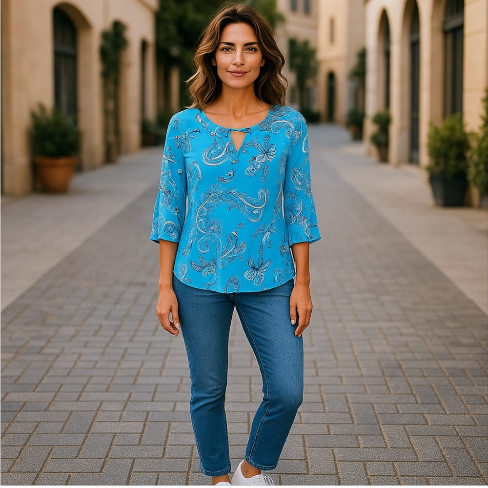 Dana Buchman pretty turquoise blue paisley stretchy top with bell sleeves